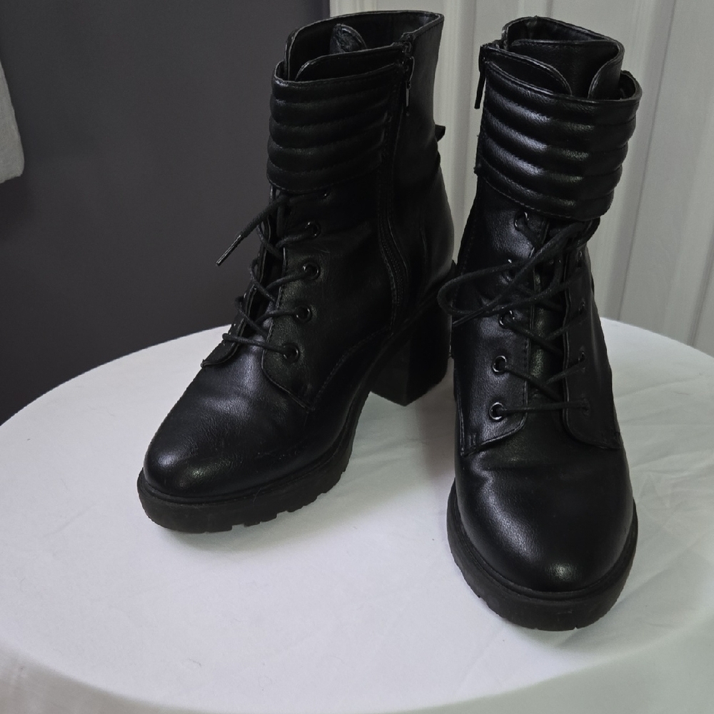 Shoe Dazzle Black Lace Up Boots